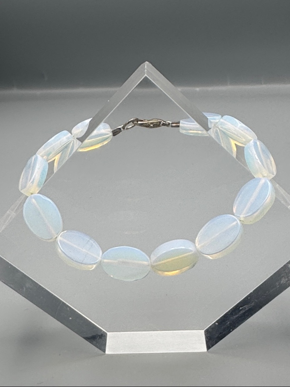 Opalescent Beaded Bracelet - White / Iridescent
